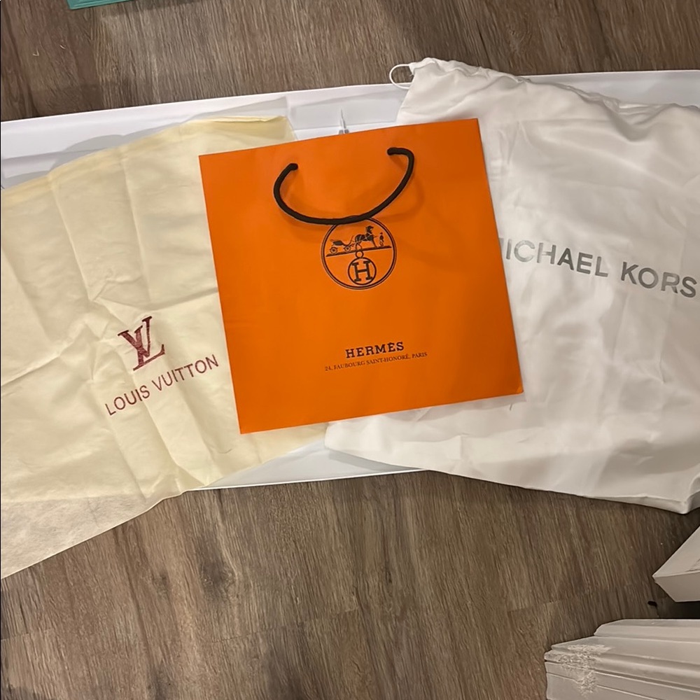 Set of 4 Hermès Orange Shopping Bag, Louis Vuitton, coach,Michael Kors dust bag